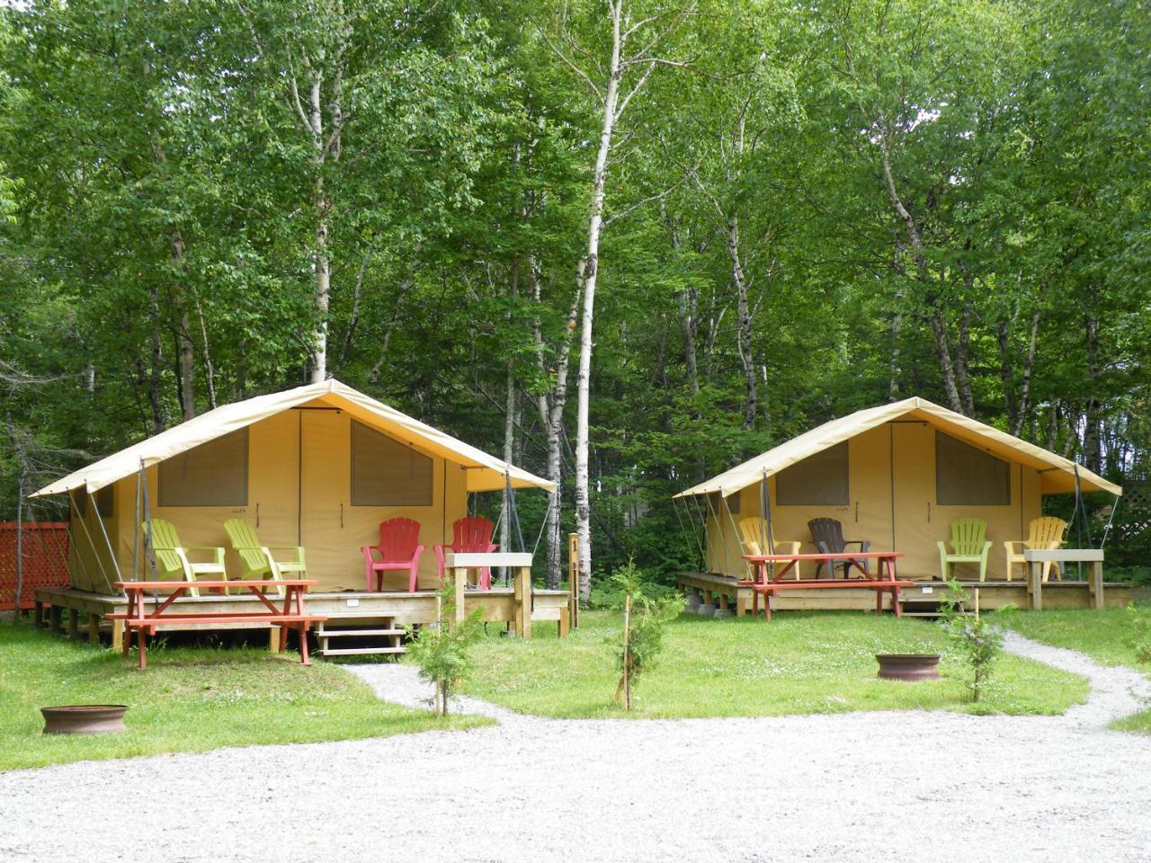 Prêts-à-camper Camping Tadoussac Extérieur photo