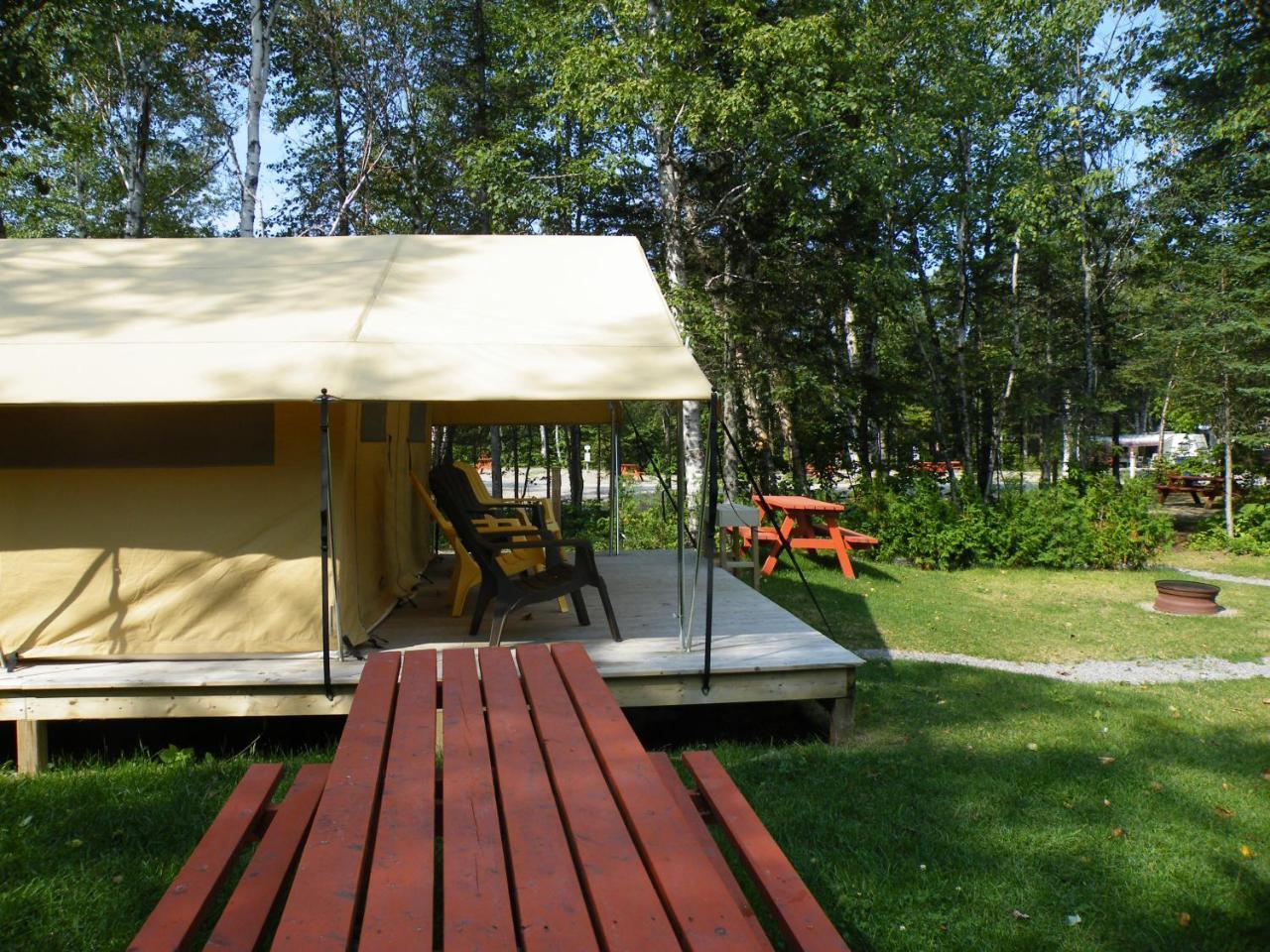 Prêts-à-camper Camping Tadoussac Extérieur photo